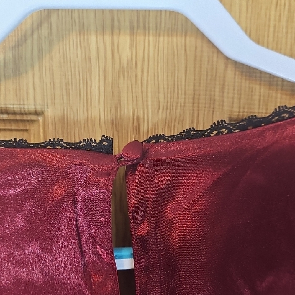 Elegant Burgundy Satin Dress with Black Lace by Abrand - Picture 9 of 12